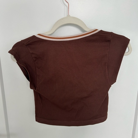 Urban Outfitters Seamless crop top - Picture 2 of 3